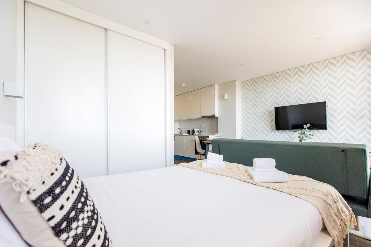 Elegant Studio W/ Ac & Balcony By Lovelystay OOporto Exterior foto