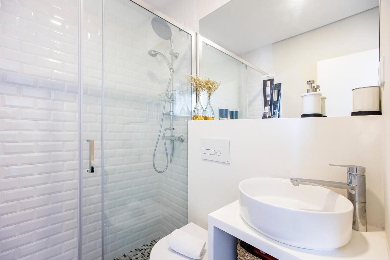 Elegant Studio W/ Ac & Balcony By Lovelystay OOporto Exterior foto