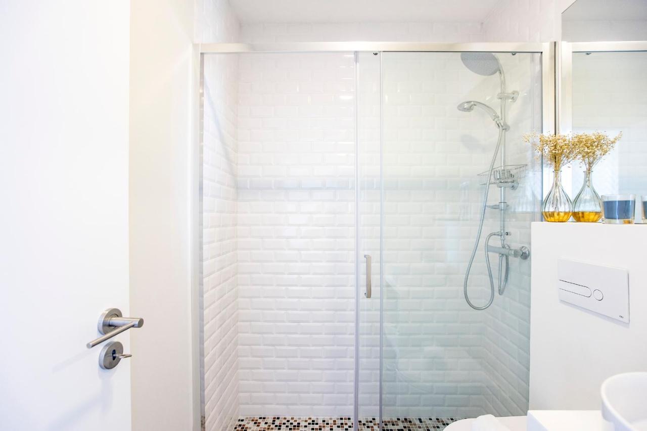 Elegant Studio W/ Ac & Balcony By Lovelystay OOporto Exterior foto