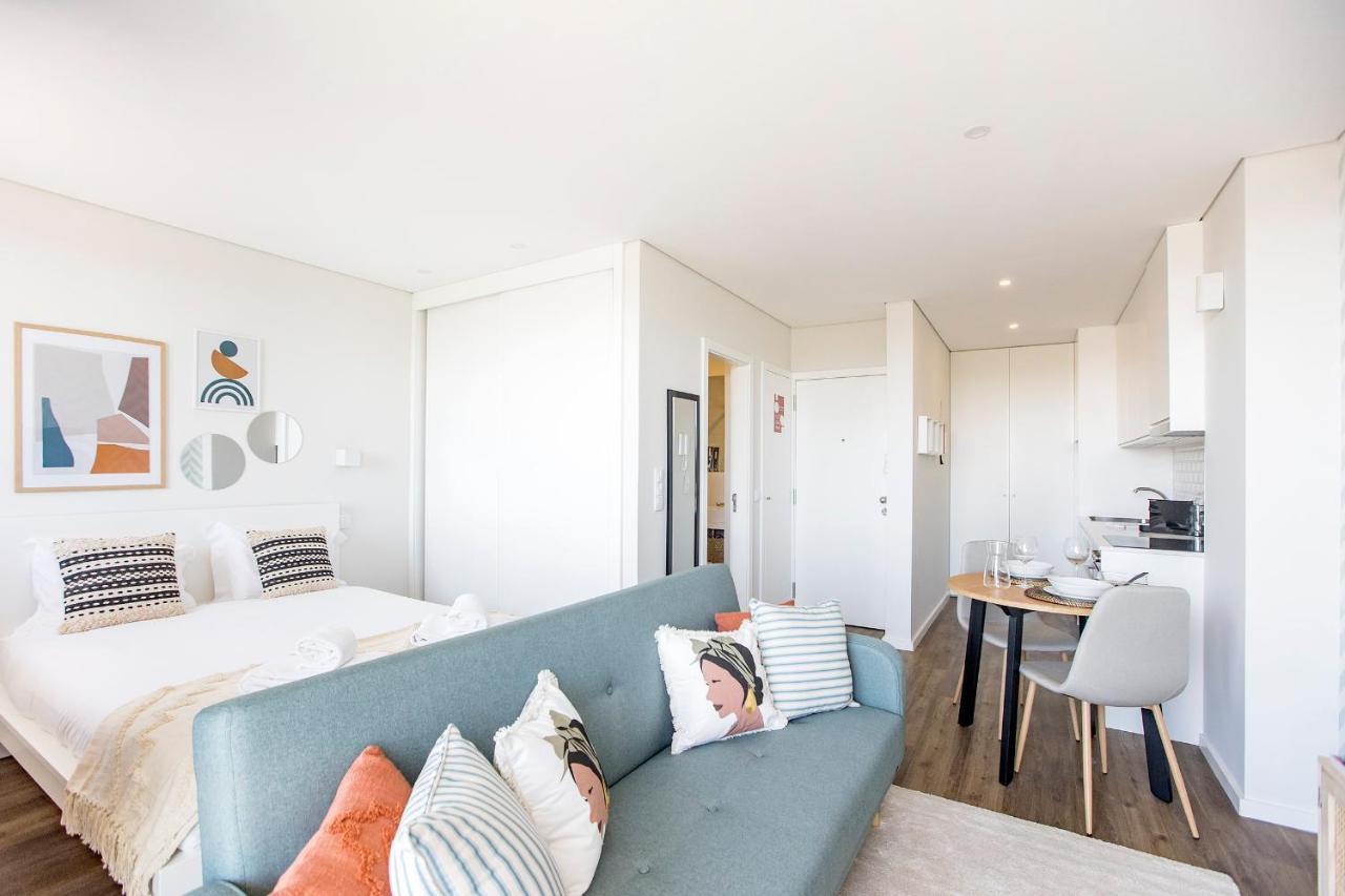 Elegant Studio W/ Ac & Balcony By Lovelystay OOporto Exterior foto
